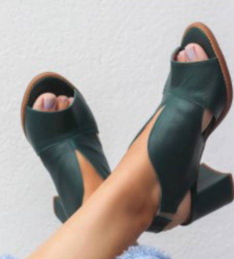 Relaxed Vacation Sandals