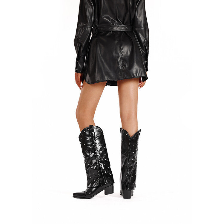 Relaxed Suede Boots