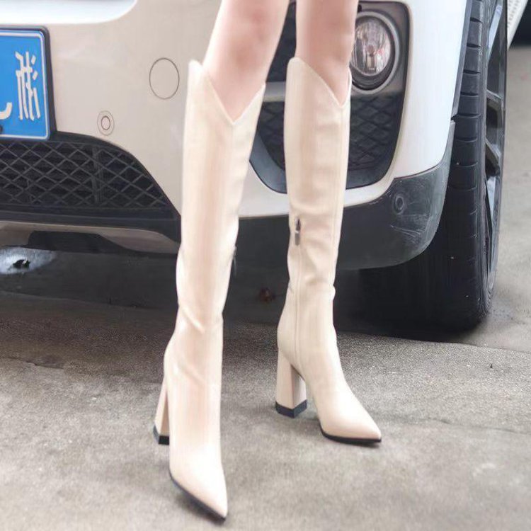 Airy Suede Boots