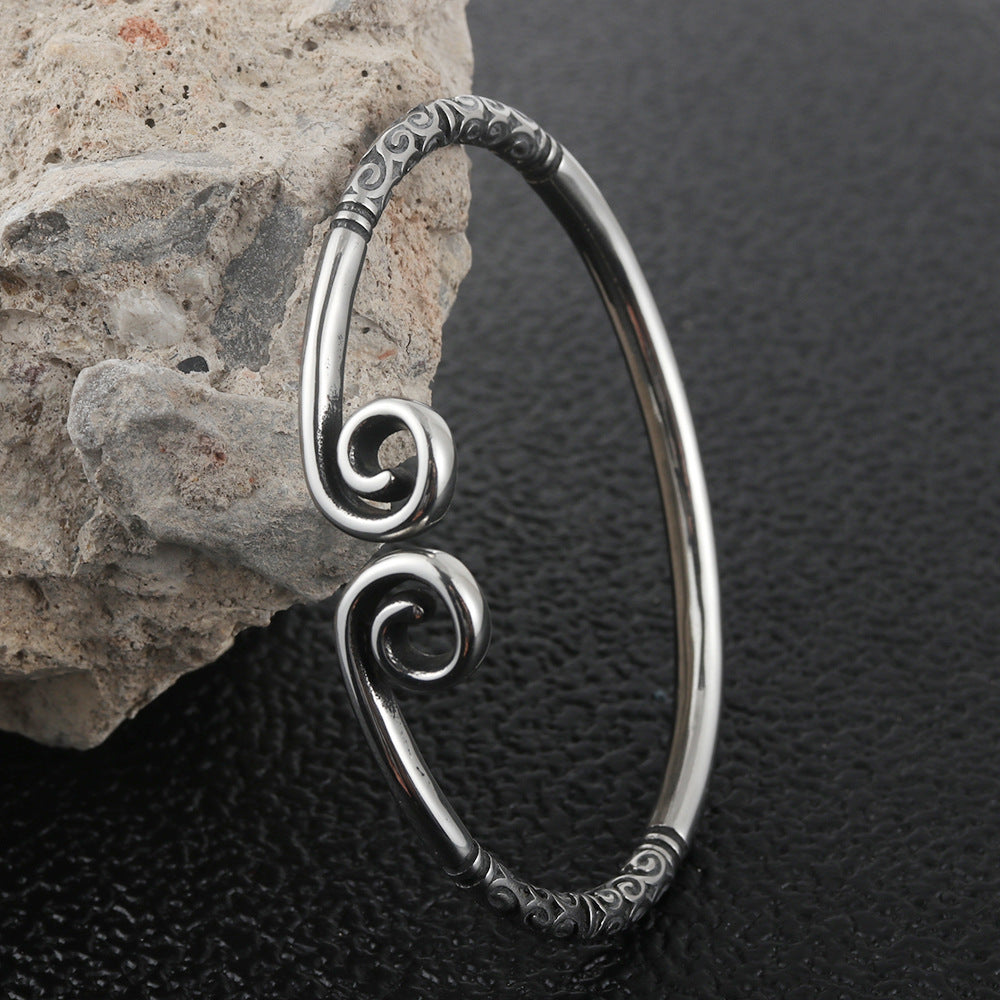 Graceful Floral Jewelry