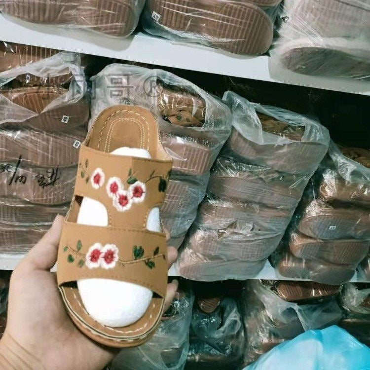 Breezy Classic Sandals