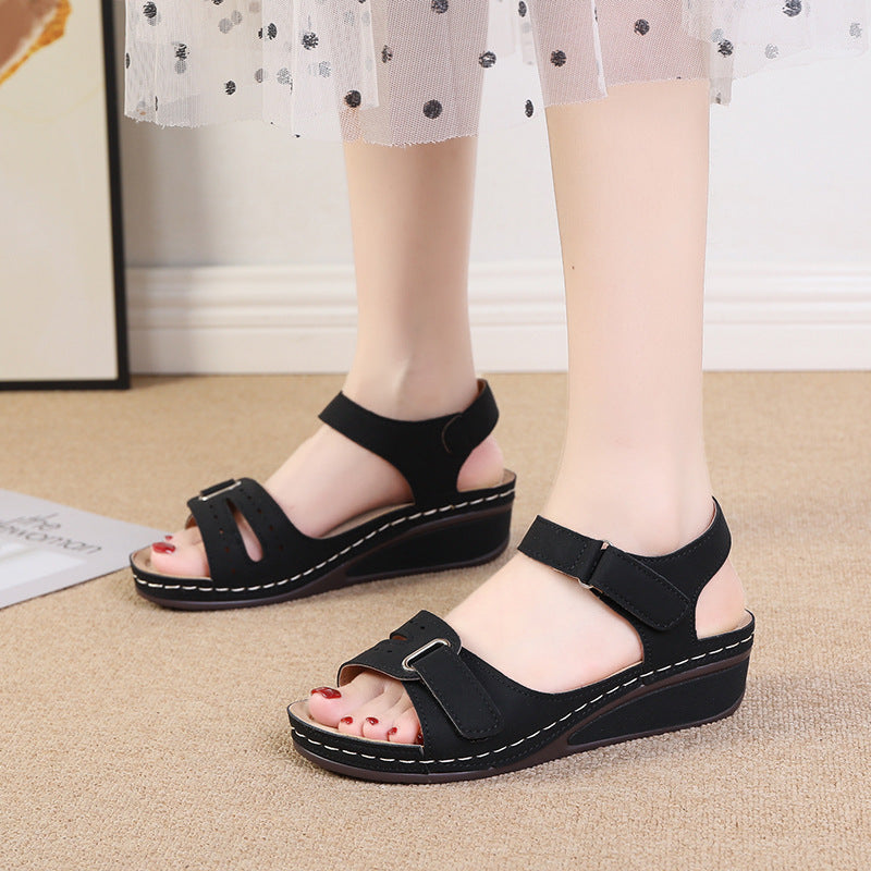 Relaxed Woven Sandals