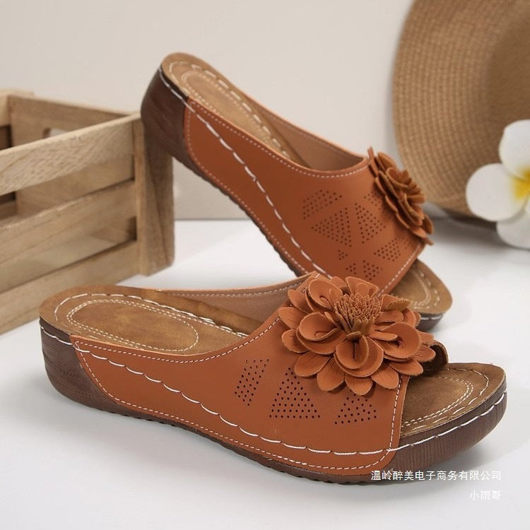 Clean Classic Sandals