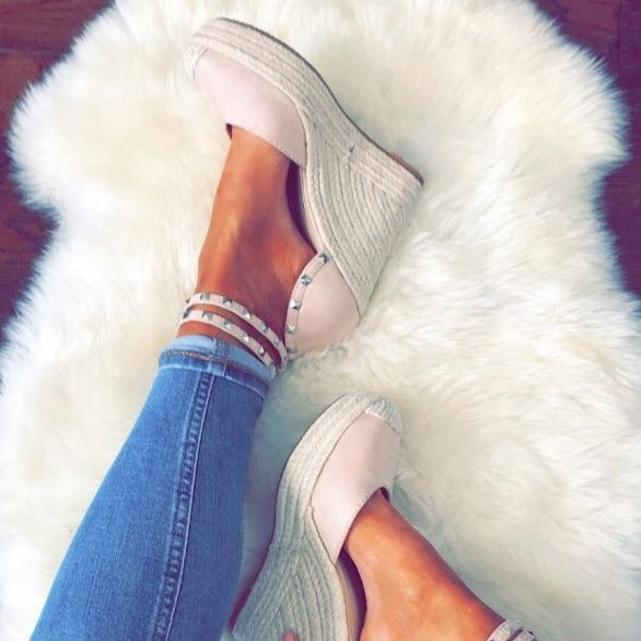 Comfortable Raffia Sandals