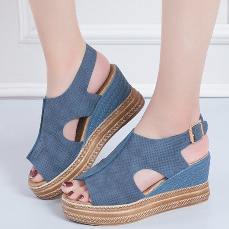 Minimal Vacation Sandals