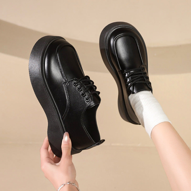Relaxed Easy Sneakers