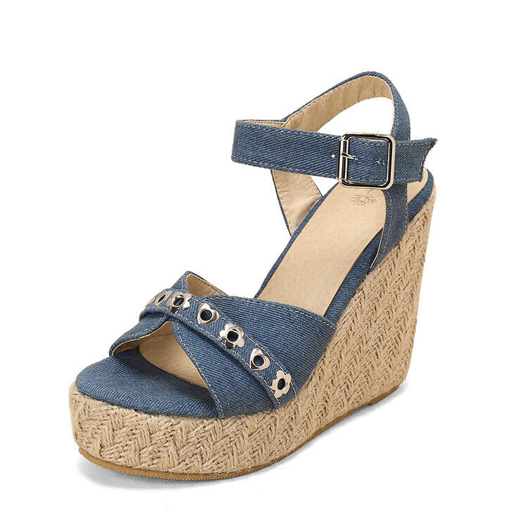 Relaxed Heeled Sandals