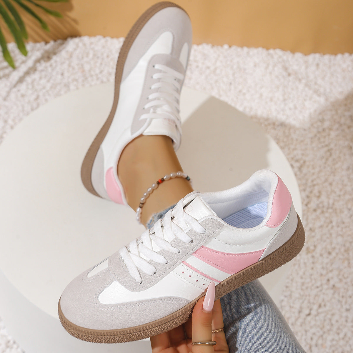 Light Knit Sneakers