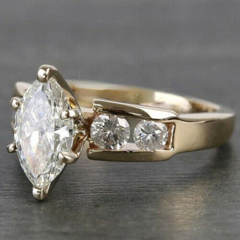 Minimalist Classic Jewelry