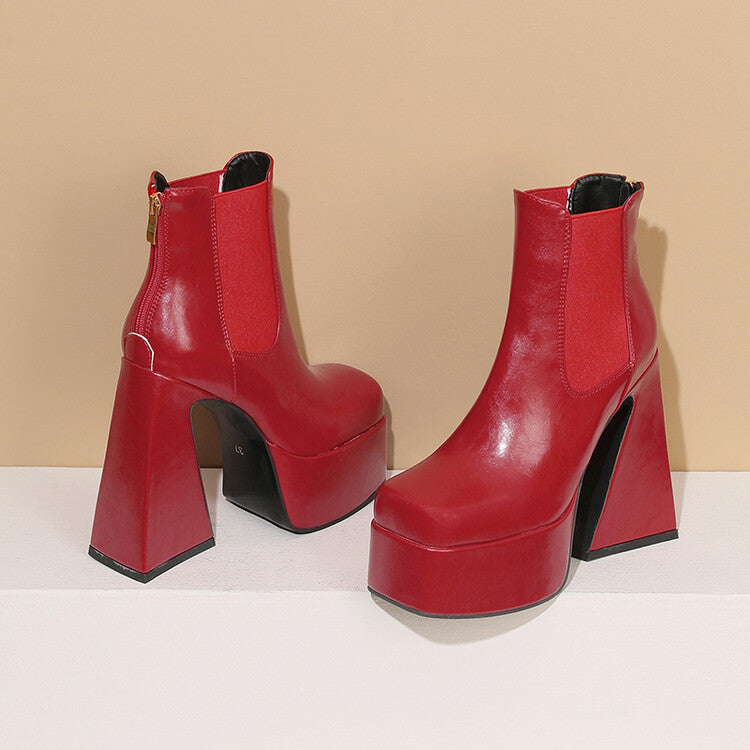 Walking Heeled Boots