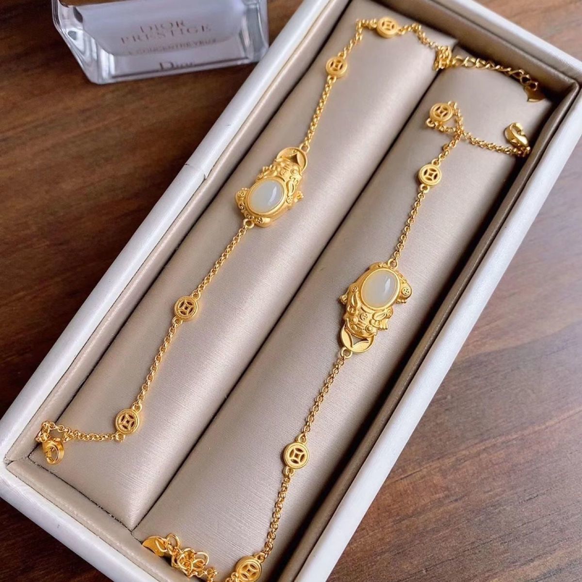 Elegant Chain Jewelry