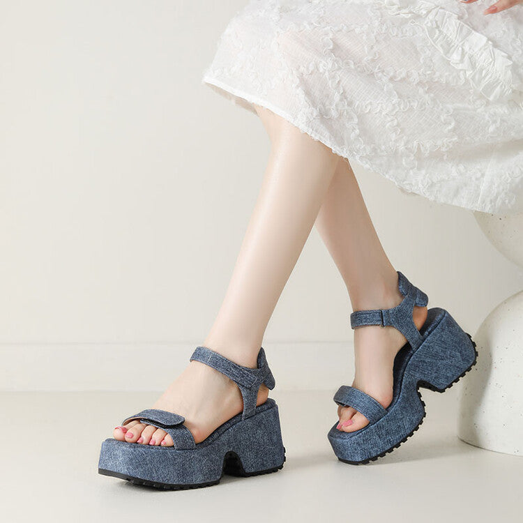 Relaxed Minimal Sandals