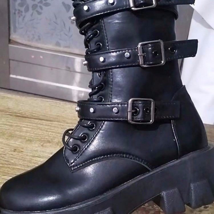 Timeless Minimal Boots