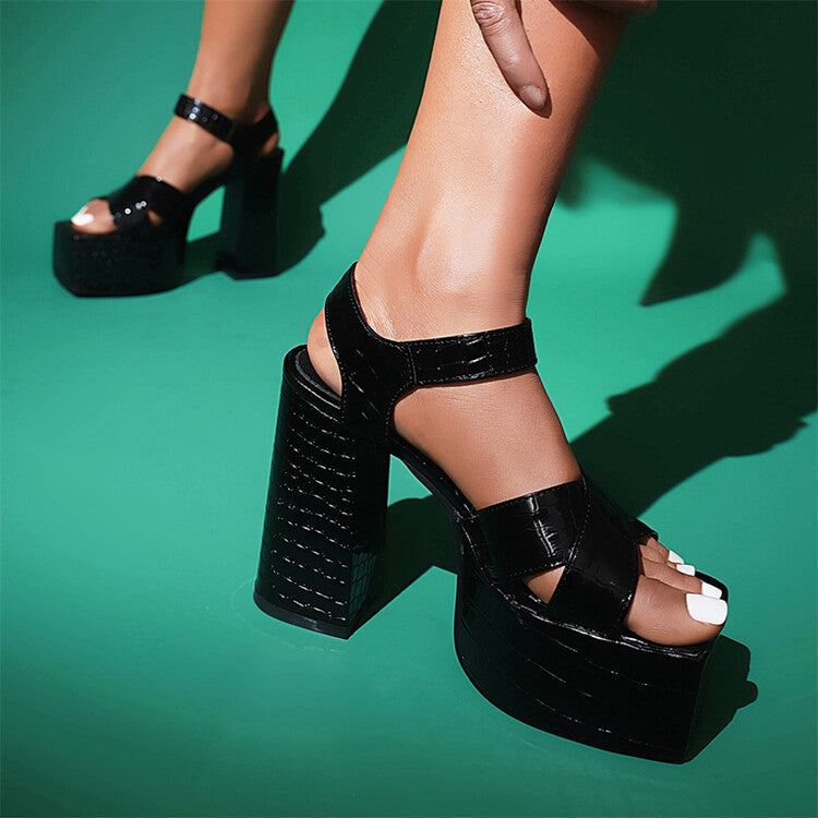 Minimal Cork Sandals