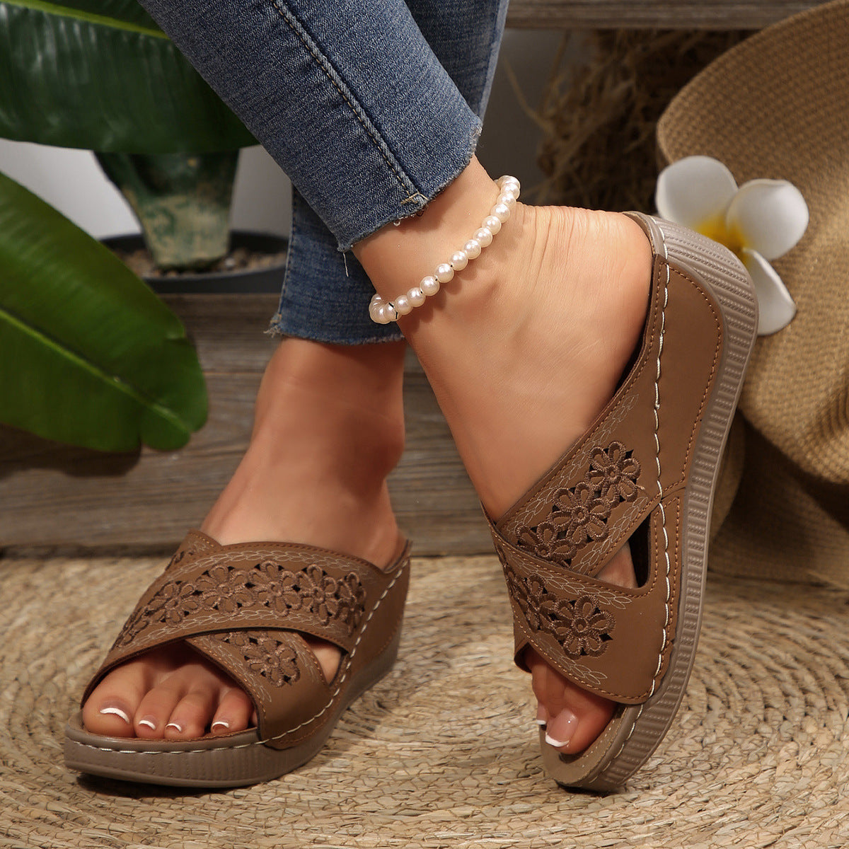 Daily Flat Sandals