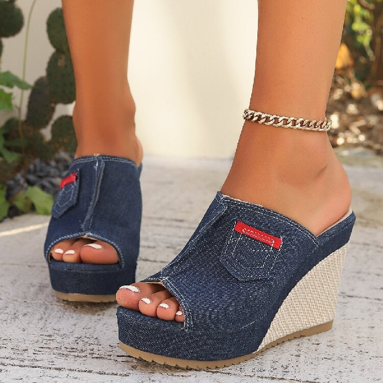 Airy Flat Sandals