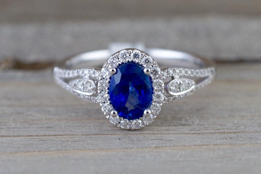 Light Minimal Jewelry