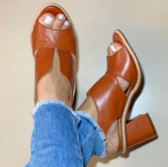 Airy Flat Sandals