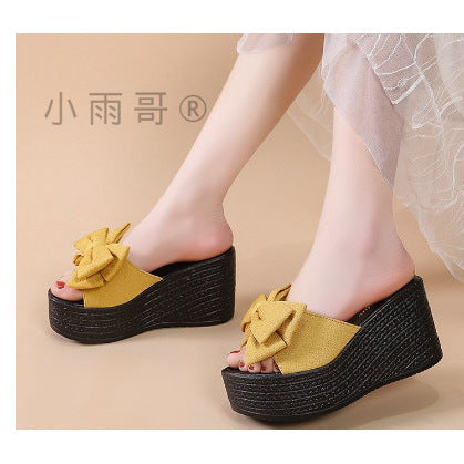 Airy Flat Sandals