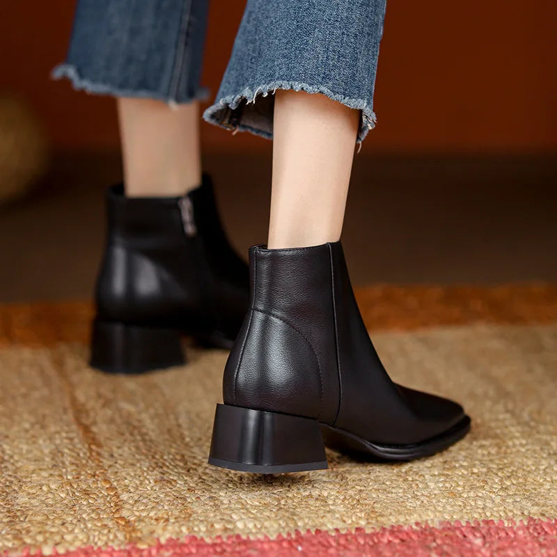 Sunny Pointed Boots
