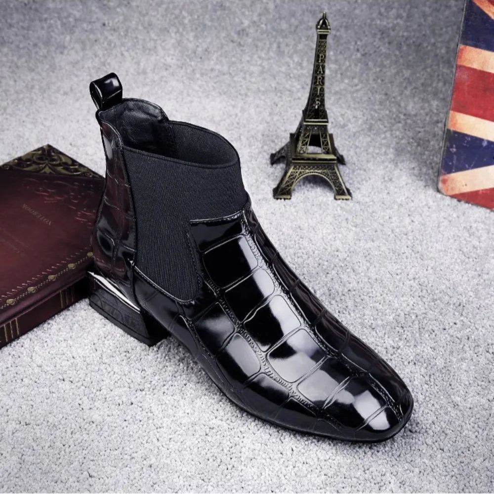 Relaxed Heeled Boots
