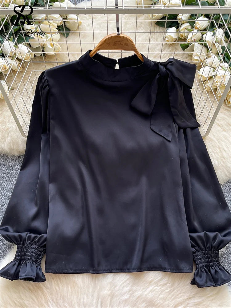 Feminine Buttoned Blouse