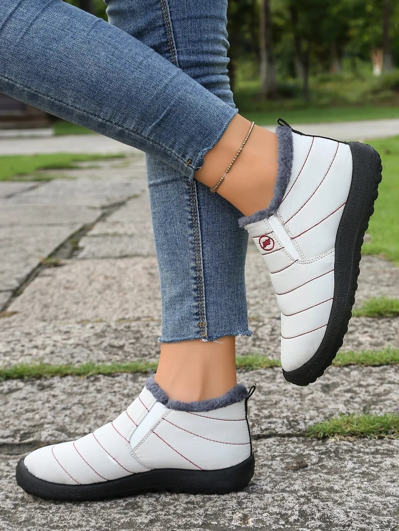 Relaxed Pointed Boots