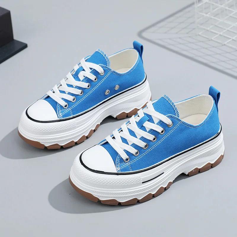 Relaxed Soft Sneakers