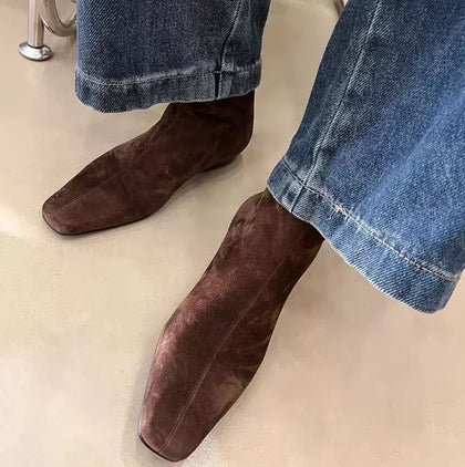 Travel Minimal Boots