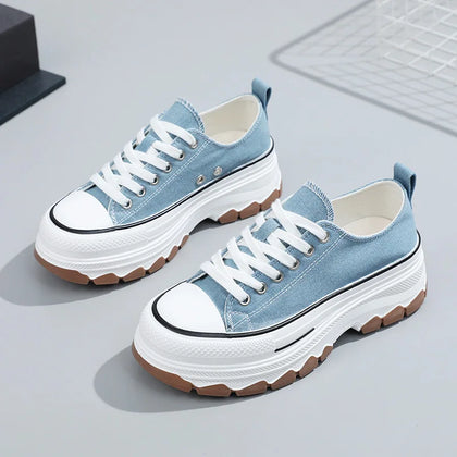 Relaxed Soft Sneakers