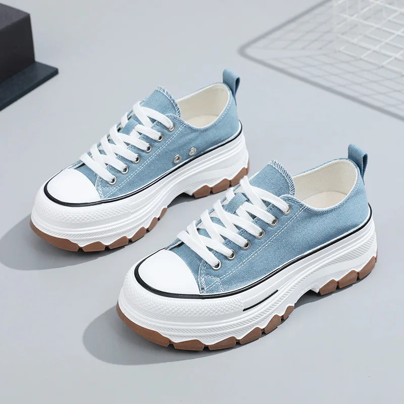Relaxed Soft Sneakers