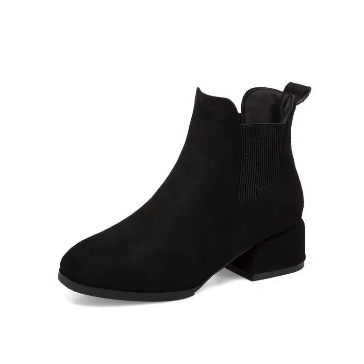 Comfortable Minimal Boots
