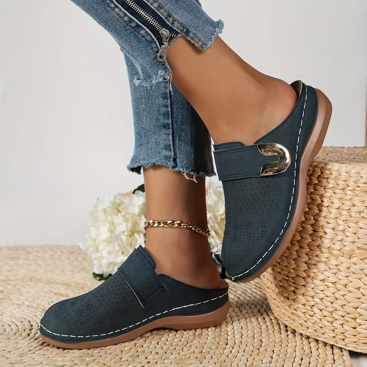 Comfortable Minimal Sandals