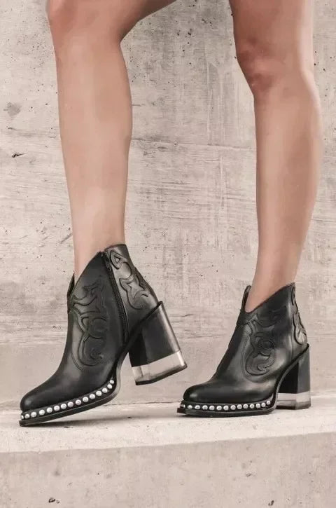 Light Side-Zip Boots