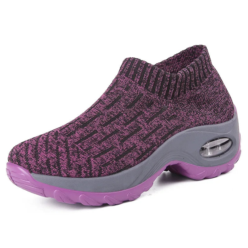 Travel Daily Sneakers