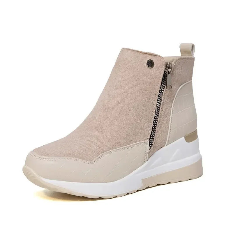 Relaxed Suede Boots