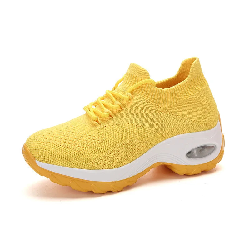 Travel Daily Sneakers