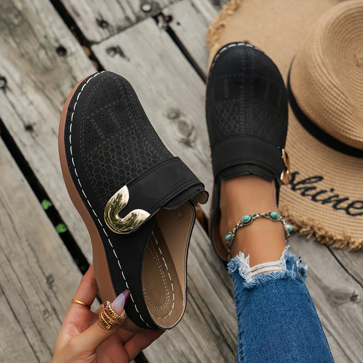 Comfortable Minimal Sandals