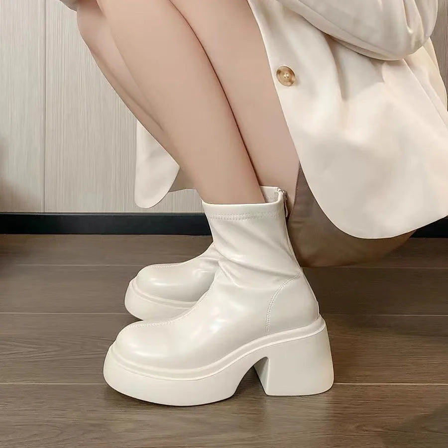 Airy Pointed Boots