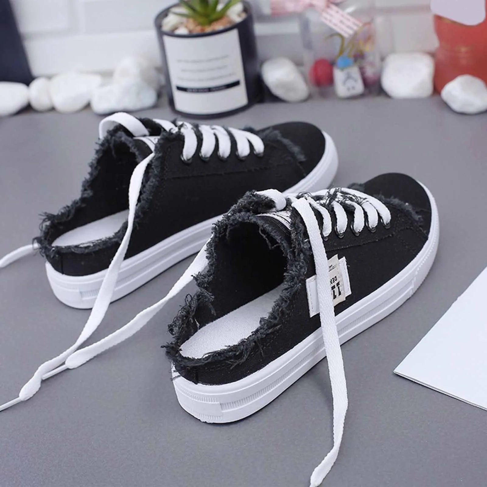 Simple Easy Sneakers