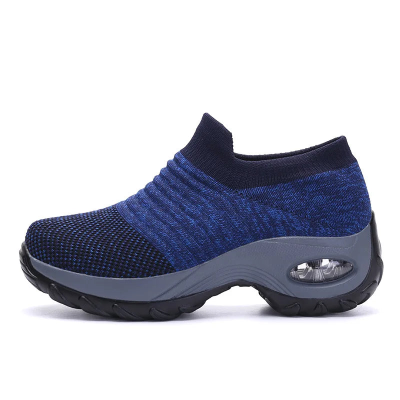Travel Daily Sneakers
