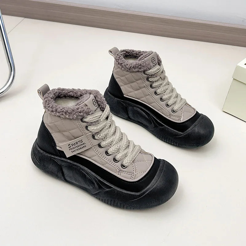 Light Pointed Boots