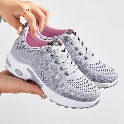 Easy Lightweight Sneakers