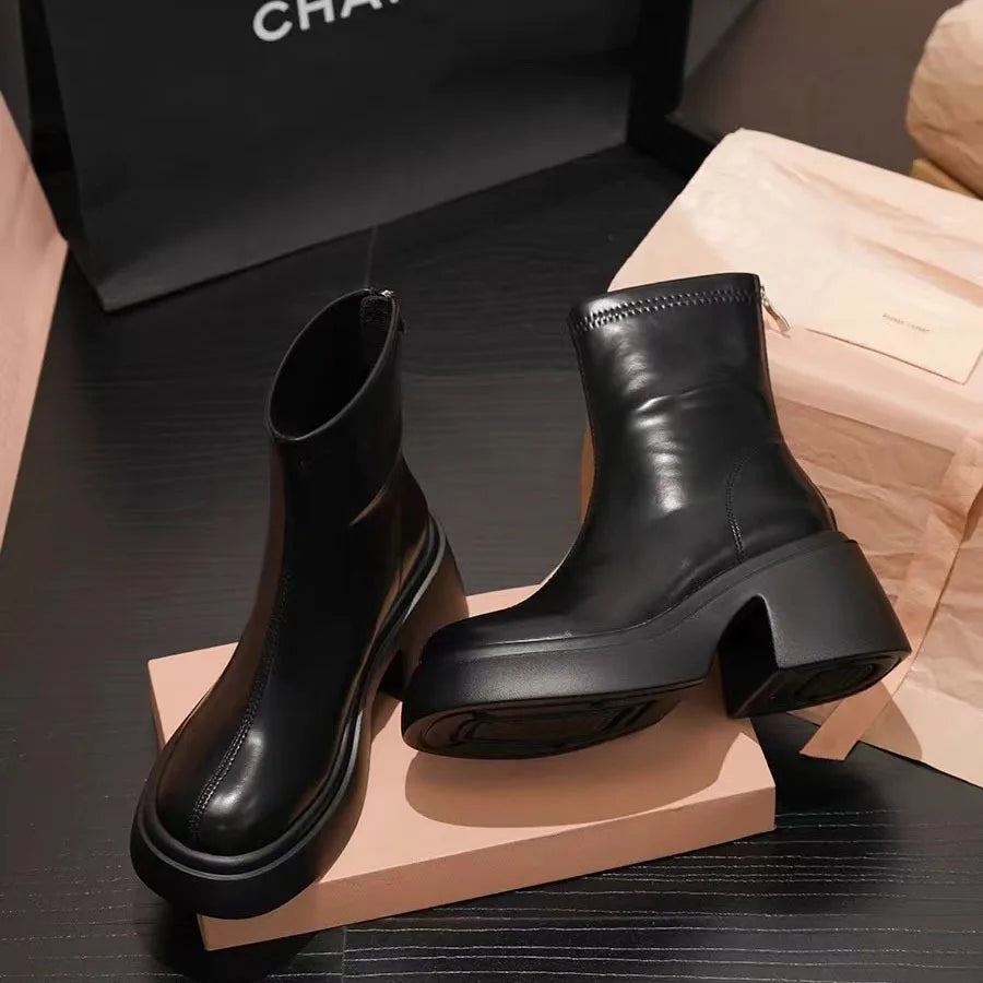 Airy Pointed Boots