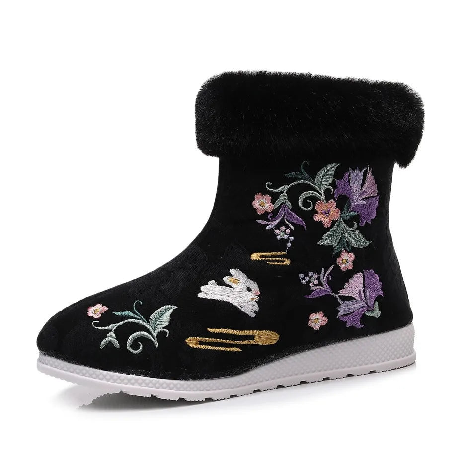 Relaxed Pointed Boots