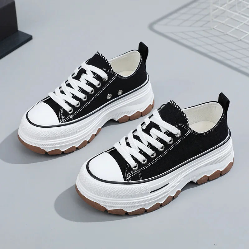 Relaxed Soft Sneakers