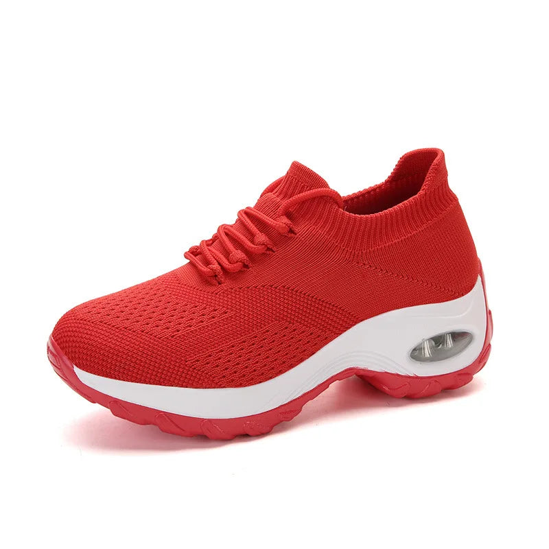 Travel Daily Sneakers