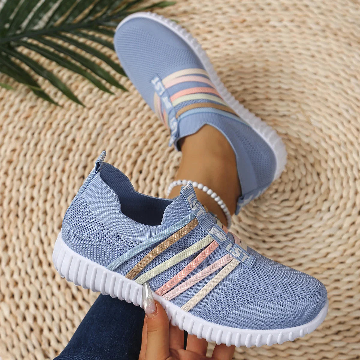 Light Casual Sneakers