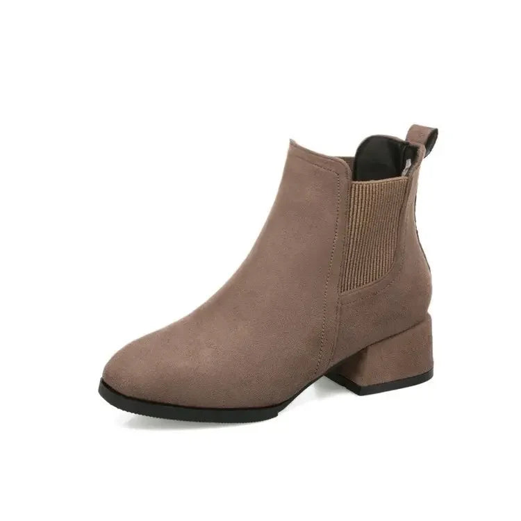 Comfortable Minimal Boots