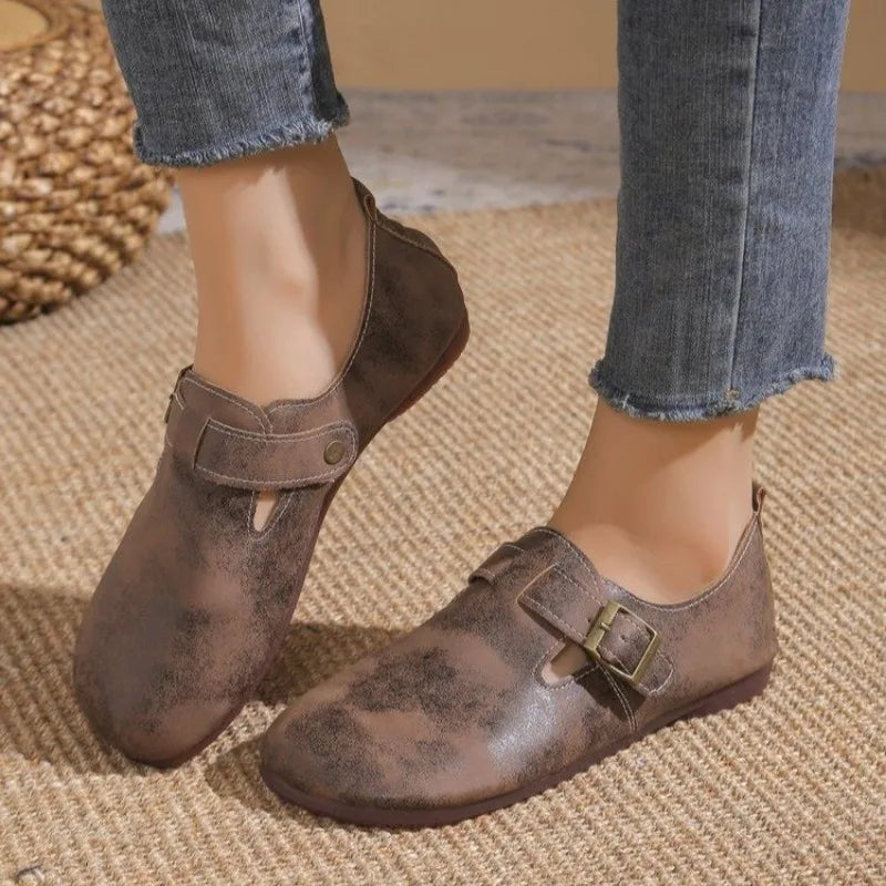 Airy Simple Sneakers